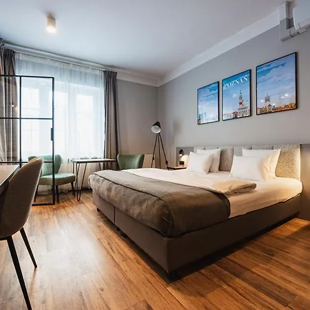 Wozna 11 Stare Apartmanhotel 3*