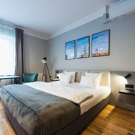 Wozna 11 Stare Apartmanhotel 3*